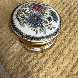 Victoriana Floral Falcon  Porcelain Ring Trinket Box